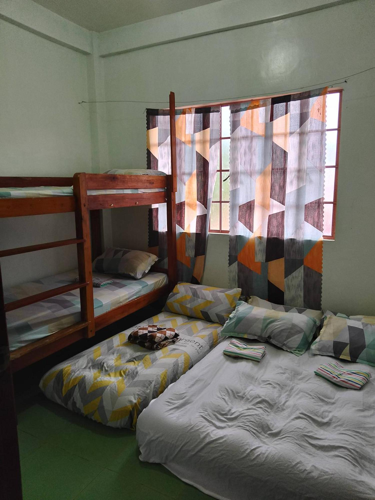 Estrelle Orange House - Backpackers Hub Puerto Princesa Exterior foto