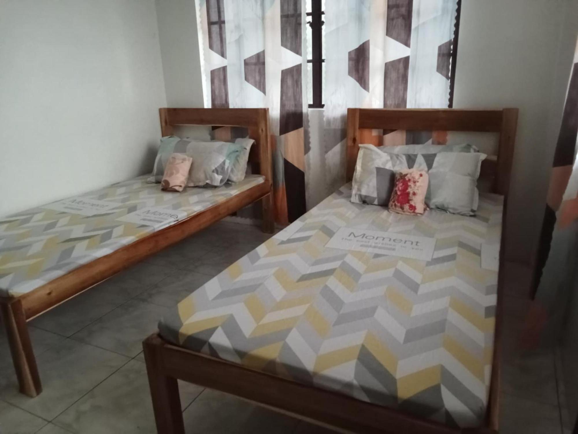 Estrelle Orange House - Backpackers Hub Puerto Princesa Exterior foto
